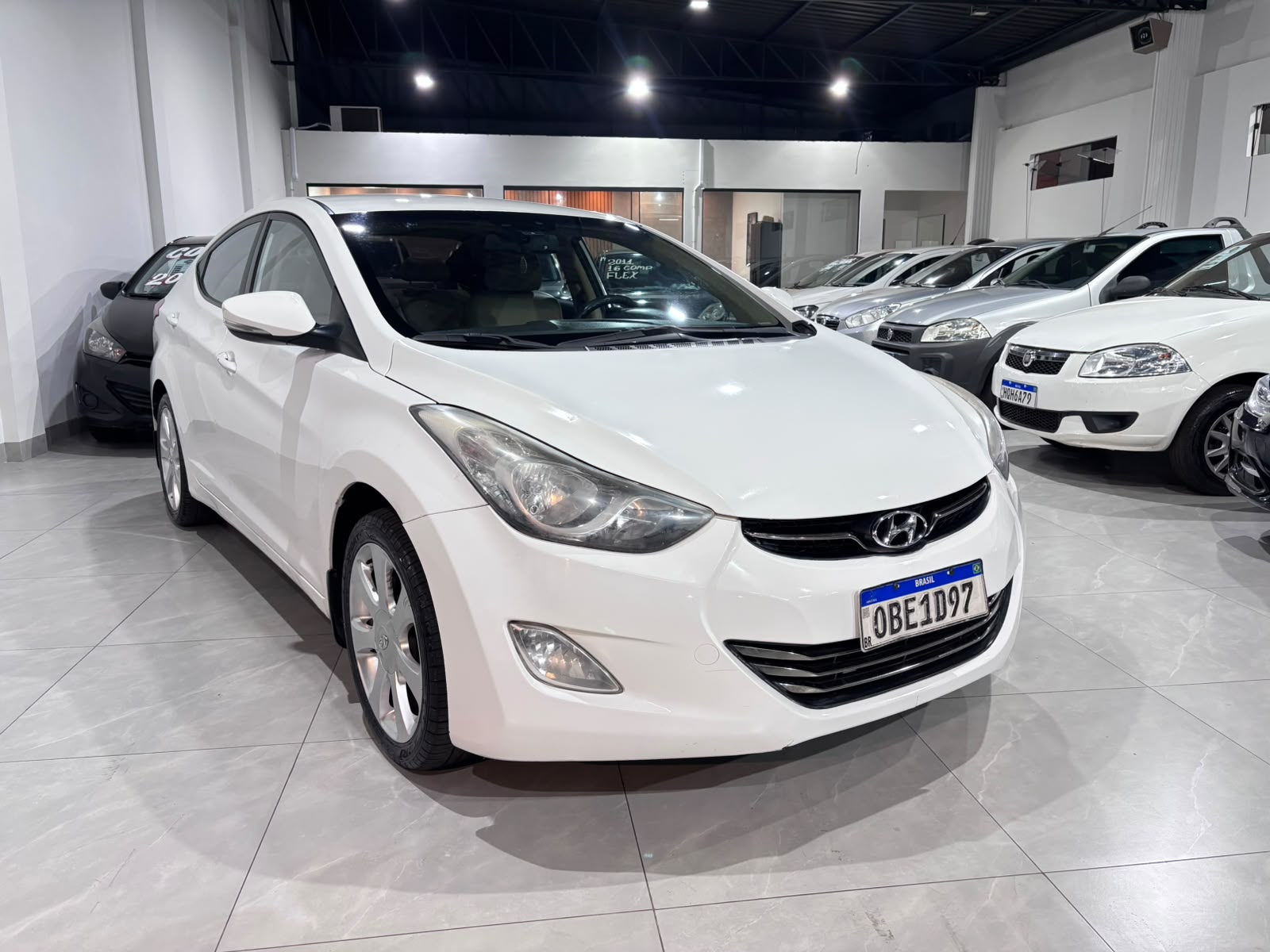 Hyundai Elantra GLS — foto 1