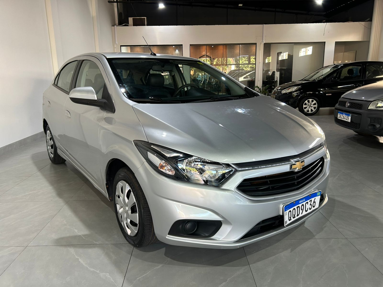 Chevrolet Onix LT — foto 1